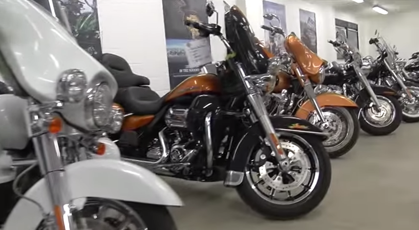 Harley Davidsoni esindus pakub täiuslikku tsiklihooldust